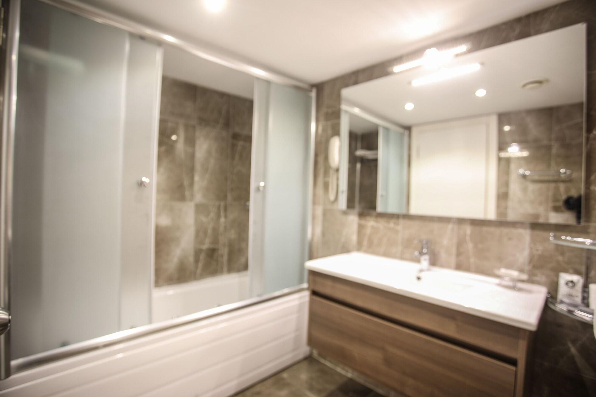 Otel Aldino & 4*